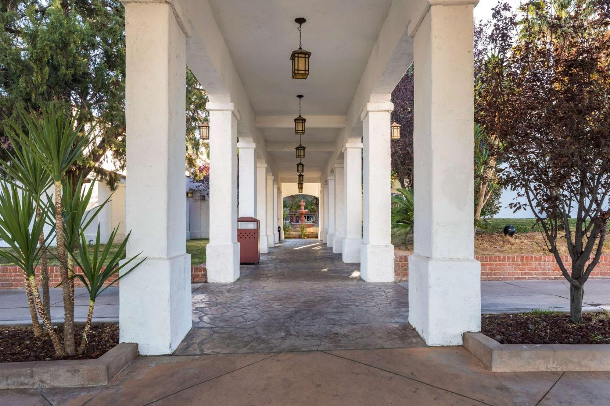 Quality On Historic Route 66 Inn Barstow